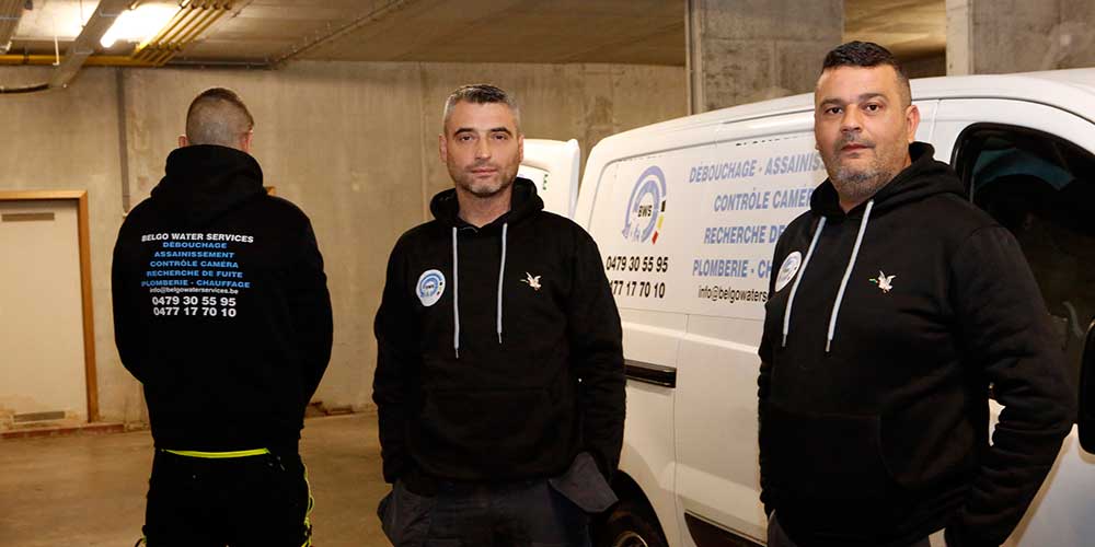équipe plombiers pas cher